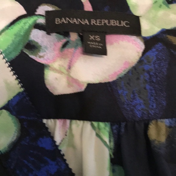 Banana Republic XS sleeveless floral top - Picture 3 of 7